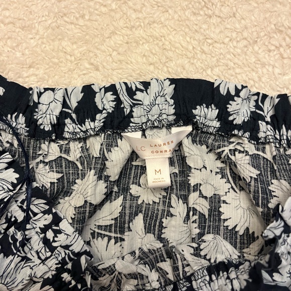 NWOT Lauren Conrad  Off the Shoulder Puff Ruffle Sleeve Blouse - Picture 4 of 8